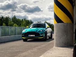 Grau Gebraucht 2023 Aston Martin DBX 707 SUV | 169.279 € (Superpreis)