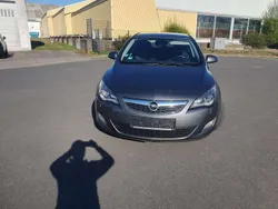 Karbongrau Gebraucht 2010 Opel Astra Edition Kleinwagen | 3.800 € (Etwas zu teuer)