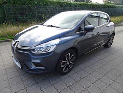 Grau Gebraucht 2016 Renault Captur SUV | 9.490 € (Fairer Preis)