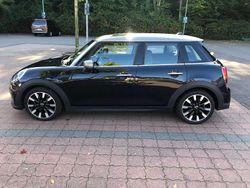 Blau Gebraucht 2021 Mini Cooper Classic Kleinwagen | 22.750 € (Teuer)