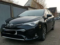 Schwarz Gebraucht 2018 Toyota Avensis Edition-S Kombi | 15.400 € (Guter Preis)