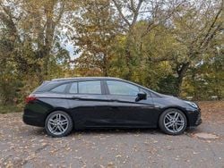 Schwarz Gebraucht 2017 Opel Astra Kombi | 10.999 € (Fairer Preis)