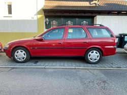 Rot Gebraucht 1997 Opel Vectra Exklusiv Kombi | 5.500 €