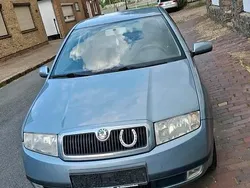 Grau Gebraucht 2002 Skoda Fabia Kleinwagen | 800 € (Guter Preis)