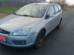 Silber Gebraucht 2005 Ford Focus Ghia Kombi | 1.900 € (Guter Preis)