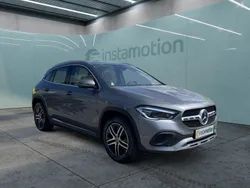 Grau Gebraucht 2020 Mercedes GLA200 Progressive SUV | 34.150 € (Fairer Preis)
