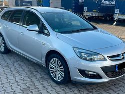Grau Gebraucht 2015 Opel Astra Kombi | 2.599 € (Fairer Preis)