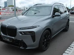 Grau Gebraucht 2024 BMW X7 M Sport SUV | 115.900 € (Etwas zu teuer)