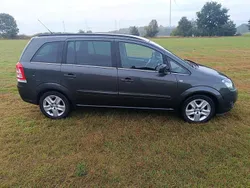 Grau Gebraucht 2011 Opel Zafira Design Edition Van / Kleinbus | 5.400 € (Fairer Preis)