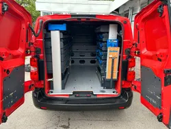 Rot Gebraucht 2020 Opel Vivaro Van | 14.990 € (Guter Preis)