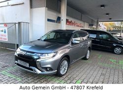 Grau Gebraucht 2019 Mitsubishi Outlander P-HEV Basis SUV | 19.950 € (Etwas zu teuer)