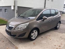 Braun Gebraucht 2010 Opel Meriva Edition Van / Kleinbus | 4.000 € (Fairer Preis)