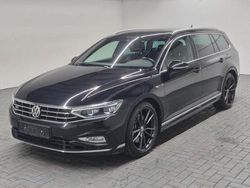 Tiefschwarzmet. Gebraucht 2020 VW Passat R-line Kombi | 30.480 € (Etwas zu teuer)