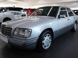 Silber Gebraucht 1994 Mercedes E280 Limousine | 12.950 €