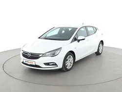 Weiß Gebraucht 2017 Opel Astra Edition Limousine | 11.390 € (Etwas zu teuer)