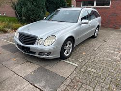 Grau Gebraucht 2007 Mercedes E200 Avantgarde Kombi | 4.300 € (Guter Preis)