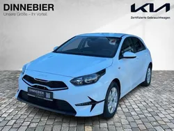 Weiß Neu 2024 Kia Ceed Vision Limousine | 23.490 € (Guter Preis)