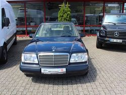 Blau Gebraucht 1995 Mercedes 200 Limousine | 12.500 €