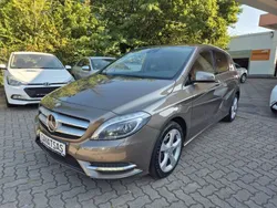 Grau Gebraucht 2012 Mercedes B200 Van / Kleinbus | 11.800 € (Etwas zu teuer)