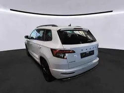 Weiß Gebraucht 2020 Skoda Karoq SportLine SUV | 26.200 € (Etwas zu teuer)