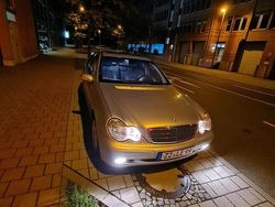 Silber Gebraucht 2002 Mercedes C180 Limousine | 4.000 € (Fairer Preis)