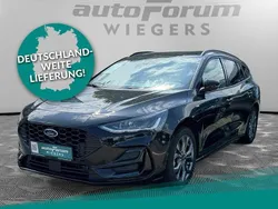 Schwarz Gebraucht 2024 Ford Focus ST-Line Limousine | 24.271 € (Guter Preis)
