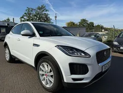 Weiss (metallic) Gebraucht 2019 Jaguar E-Pace S SUV | 19.890 € (Superpreis)