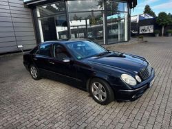 Blau Gebraucht 2004 Mercedes E220 Limousine | 3.500 € (Guter Preis)