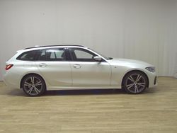 Weiss Gebraucht 2020 BMW 320 M Sport Kombi | 23.780 € (Guter Preis)
