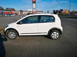 Weiß Gebraucht 2014 VW cross up! Kleinwagen | 6.400 € (Guter Preis)