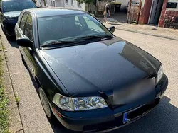 Schwarz Gebraucht 2002 Volvo V40 Kombi | 2.500 €