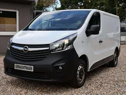 Weiss Gebraucht 2018 Opel Vivaro Van | 10.679 €