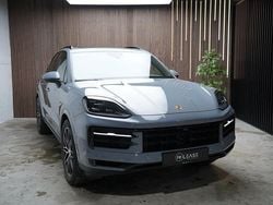 Grau Gebraucht 2023 Porsche Cayenne SUV | 89.888 € (Guter Preis)