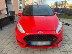 Rot Gebraucht 2017 Ford Fiesta ST Kleinwagen | 11.300 € (Guter Preis)