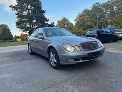 Grau Gebraucht 2003 Mercedes E240 Limousine | 3.890 € (Guter Preis)