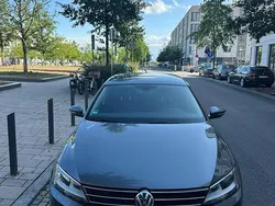 Grau Gebraucht 2014 VW Jetta Limousine | 8.500 €