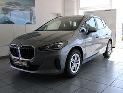 Grau Gebraucht 2024 BMW 218 Van / Kleinbus | 27.400 € (Fairer Preis)