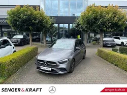 Grau Gebraucht 2024 Mercedes B180 Night Van / Kleinbus | 31.890 € (Fairer Preis)