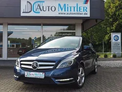 Lotusblau Gebraucht 2011 Mercedes B180 Van / Kleinbus | 9.200 € (Fairer Preis)