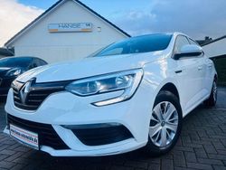 Weiß Gebraucht 2017 Renault Mégane IV Life Limousine | 9.900 € (Guter Preis)