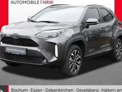 Grau Gebraucht 2024 Toyota Yaris Cross Style SUV | 26.449 € (Superpreis)