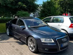 Grau Gebraucht 2006 Audi A8 Limousine | 9.199 €