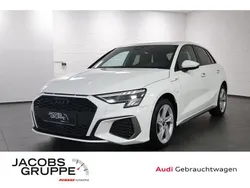 Weiß Gebraucht 2022 Audi A3 Sportback e-tron S-Line Limousine | 23.960 € (Guter Preis)