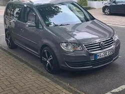 Grau Gebraucht 2008 VW Touran Van / Kleinbus | 4.200 € (Fairer Preis)