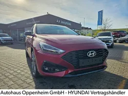 Rot Neu 2025 Hyundai i30 Advantage Limousine | 26.850 € (Teuer)