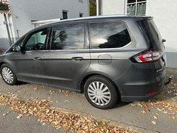 Grau Gebraucht 2019 Ford Galaxy Titanium Van / Kleinbus | 21.900 € (Fairer Preis)