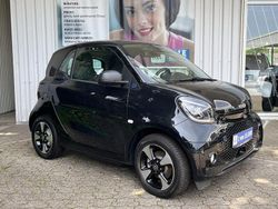 Schwarz Gebraucht 2023 Smart ForTwo Electric Drive Exclusive Limousine | 15.668 € (Fairer Preis)