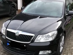 Schwarz Gebraucht 2010 Skoda Octavia Impuls Edition Limousine | 3.800 € (Superpreis)