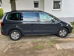 Grau Gebraucht 2018 VW Sharan Comfortline Van / Kleinbus | 13.800 € (Etwas zu teuer)