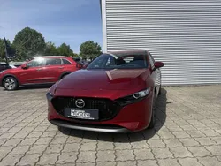 Soul red crystal metallic Neu 2025 Mazda 3 Center-Line Limousine | 29.990 € (Etwas zu teuer)